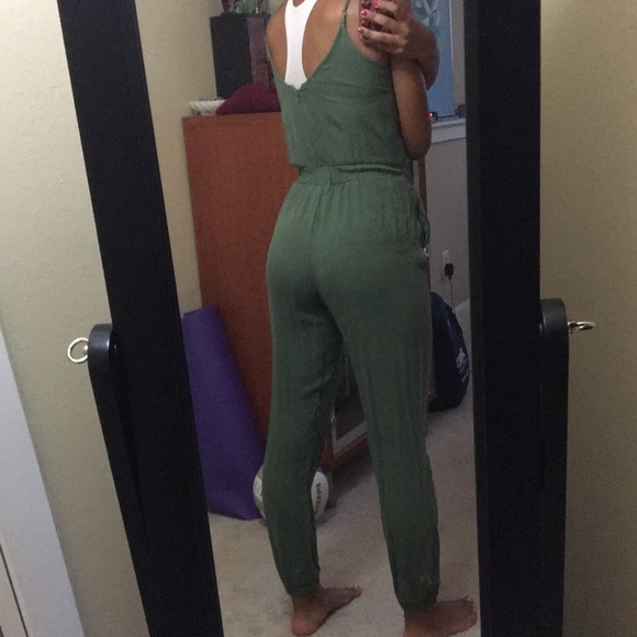 Super cute jumpsuit - Picture 6 of 6